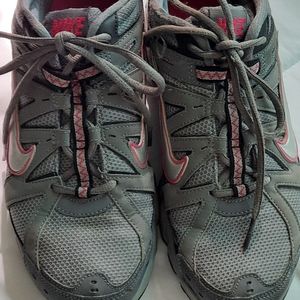 Ladies shoes size 9.5